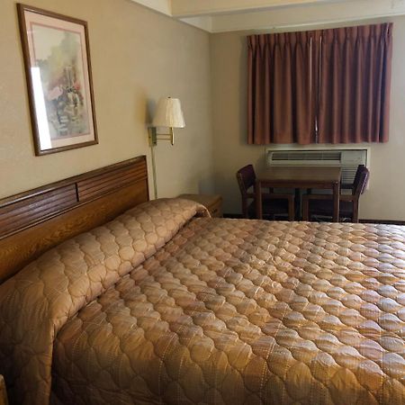 Relax Inn ラストン エクステリア 写真